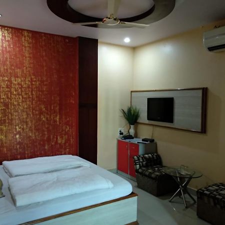 Surya Hotel Katni Esterno foto